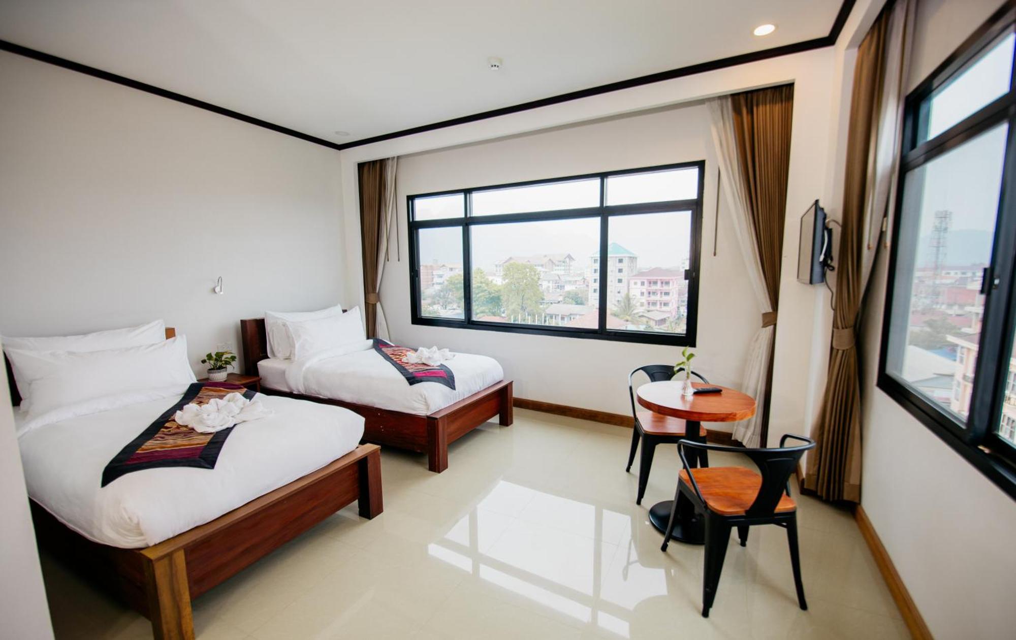 Sisombat Plaza Hotel Vang Vieng Exteriör bild